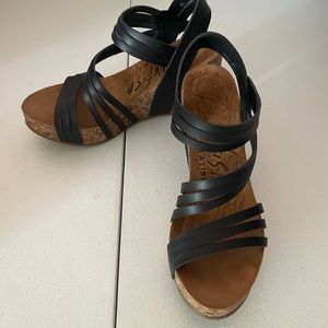 Women’s black wedge sandals